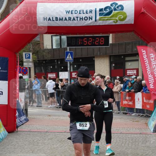 04.05.2025 - 8. Wedeler Halbmarathon Felixshl http://msf.ph/oto/7819918 04.05.2025 11:52:26 Ziel 123, 168, 852, 1166 meine-sportfotos.de