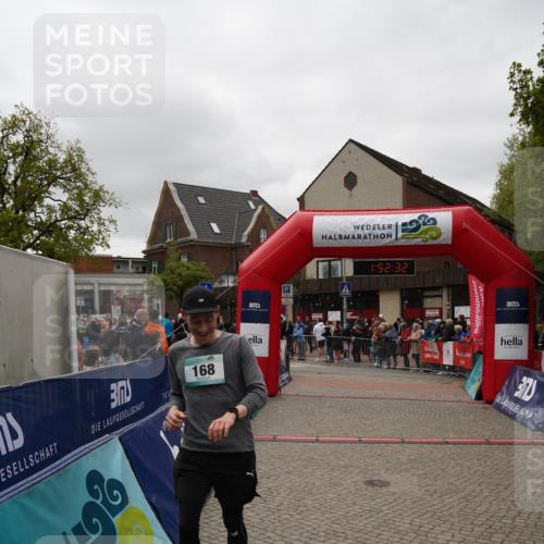 04.05.2025 - 8. Wedeler Halbmarathon Felixshl http://msf.ph/oto/7819924 04.05.2025 11:52:30 Ziel 123, 168, 852, 1166 meine-sportfotos.de
