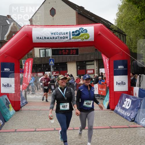 04.05.2025 - 8. Wedeler Halbmarathon Felixshl http://msf.ph/oto/7819938 04.05.2025 11:52:37 Ziel 18, 488 meine-sportfotos.de