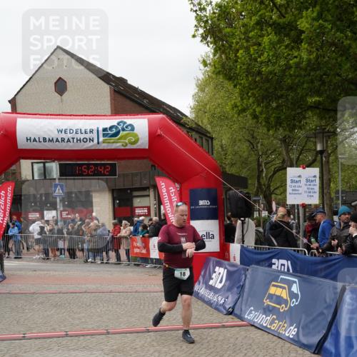 04.05.2025 - 8. Wedeler Halbmarathon Felixshl http://msf.ph/oto/7819947 04.05.2025 11:52:40 Ziel 18, 488 meine-sportfotos.de
