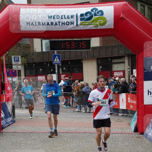 04.05.2025 - 8. Wedeler Halbmarathon Felixshl http://msf.ph/oto/7819975 04.05.2025 11:53:13 Ziel 50, 462, 722 meine-sportfotos.de