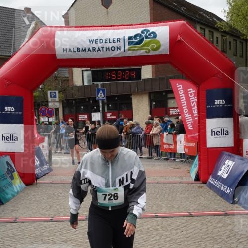 04.05.2025 - 8. Wedeler Halbmarathon Felixshl http://msf.ph/oto/7819995 04.05.2025 11:53:22 Ziel 398, 726 meine-sportfotos.de