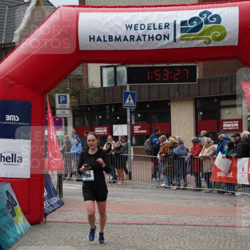 04.05.2025 - 8. Wedeler Halbmarathon Felixshl http://msf.ph/oto/7819997 04.05.2025 11:53:25 Ziel 398, 726 meine-sportfotos.de