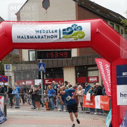 04.05.2025 - 8. Wedeler Halbmarathon Felixshl http://msf.ph/oto/7820015 04.05.2025 11:53:47 Ziel 585 meine-sportfotos.de