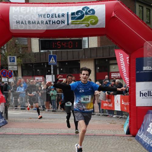 04.05.2025 - 8. Wedeler Halbmarathon Felixshl http://msf.ph/oto/7820045 04.05.2025 11:53:59 Ziel 222, 467, 786, 925 meine-sportfotos.de