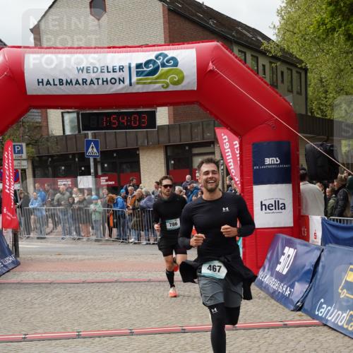 04.05.2025 - 8. Wedeler Halbmarathon Felixshl http://msf.ph/oto/7820053 04.05.2025 11:54:01 Ziel 467, 786, 925 meine-sportfotos.de