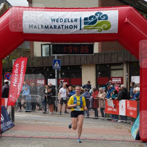 04.05.2025 - 8. Wedeler Halbmarathon Felixshl http://msf.ph/oto/7820088 04.05.2025 11:54:33 Ziel 317, 371 meine-sportfotos.de