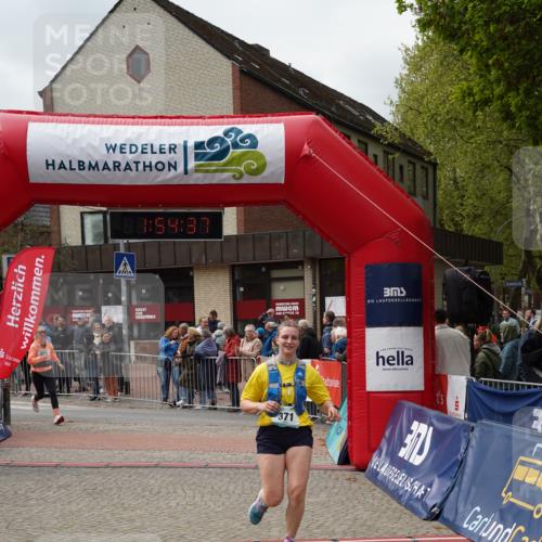 04.05.2025 - 8. Wedeler Halbmarathon Felixshl http://msf.ph/oto/7820093 04.05.2025 11:54:35 Ziel 371, 559 meine-sportfotos.de