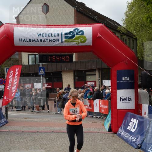 04.05.2025 - 8. Wedeler Halbmarathon Felixshl http://msf.ph/oto/7820101 04.05.2025 11:54:38 Ziel 371, 559 meine-sportfotos.de
