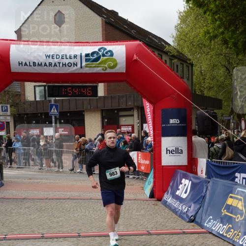 04.05.2025 - 8. Wedeler Halbmarathon Felixshl http://msf.ph/oto/7820112 04.05.2025 11:54:44 Ziel  meine-sportfotos.de