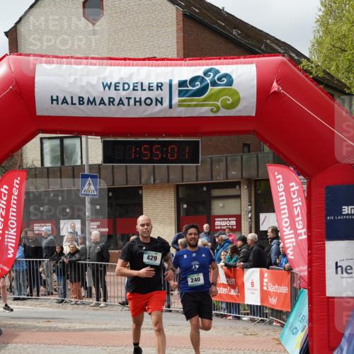 04.05.2025 - 8. Wedeler Halbmarathon Felixshl http://msf.ph/oto/7820133 04.05.2025 11:54:59 Ziel 240, 429, 719, 720, 873 meine-sportfotos.de