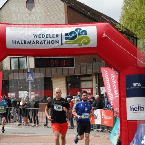 04.05.2025 - 8. Wedeler Halbmarathon Felixshl http://msf.ph/oto/7820135 04.05.2025 11:54:59 Ziel 240, 429, 719, 720, 873 meine-sportfotos.de