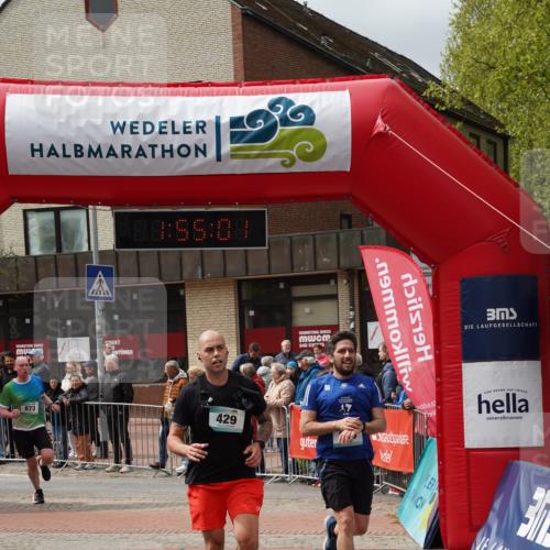 04.05.2025 - 8. Wedeler Halbmarathon Felixshl http://msf.ph/oto/7820137 04.05.2025 11:54:59 Ziel 240, 429, 719, 720, 873 meine-sportfotos.de