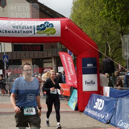 04.05.2025 - 8. Wedeler Halbmarathon Felixshl http://msf.ph/oto/7820155 04.05.2025 11:55:06 Ziel 381, 438, 842, 873 meine-sportfotos.de