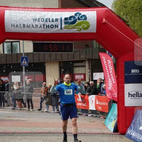 04.05.2025 - 8. Wedeler Halbmarathon Felixshl http://msf.ph/oto/7820161 04.05.2025 11:55:09 Ziel 381, 438, 842 meine-sportfotos.de
