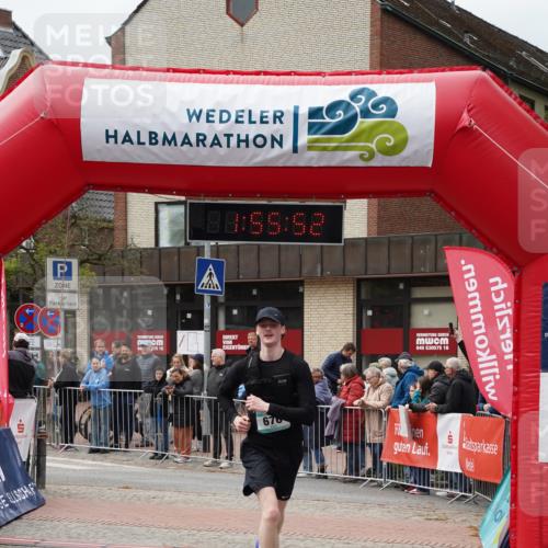 04.05.2025 - 8. Wedeler Halbmarathon Felixshl http://msf.ph/oto/7820186 04.05.2025 11:55:50 Ziel 1, 676 meine-sportfotos.de