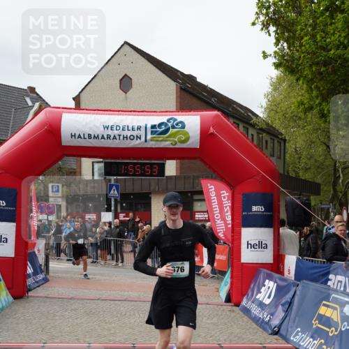 04.05.2025 - 8. Wedeler Halbmarathon Felixshl http://msf.ph/oto/7820190 04.05.2025 11:55:51 Ziel 1, 676 meine-sportfotos.de