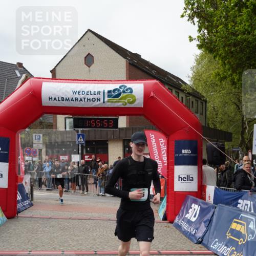 04.05.2025 - 8. Wedeler Halbmarathon Felixshl http://msf.ph/oto/7820191 04.05.2025 11:55:51 Ziel 1, 676 meine-sportfotos.de
