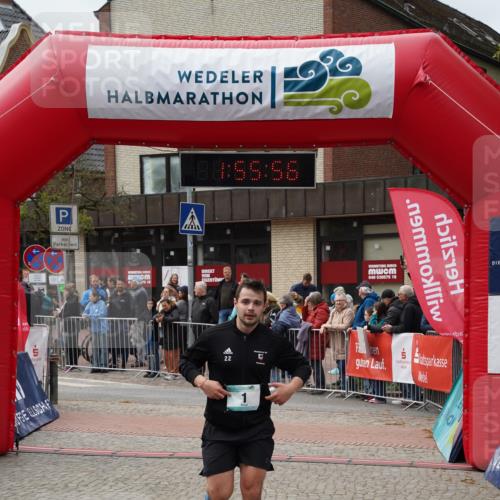 04.05.2025 - 8. Wedeler Halbmarathon Felixshl http://msf.ph/oto/7820198 04.05.2025 11:55:54 Ziel 1, 676 meine-sportfotos.de