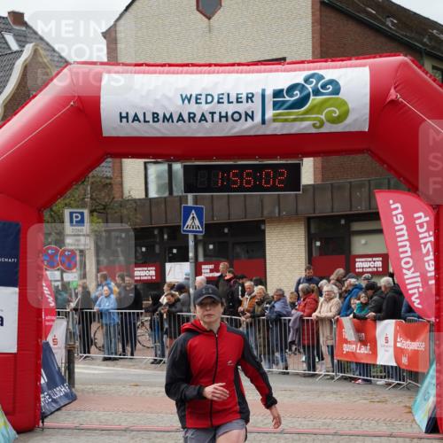 04.05.2025 - 8. Wedeler Halbmarathon Felixshl http://msf.ph/oto/7820207 04.05.2025 11:56:00 Ziel 403 meine-sportfotos.de