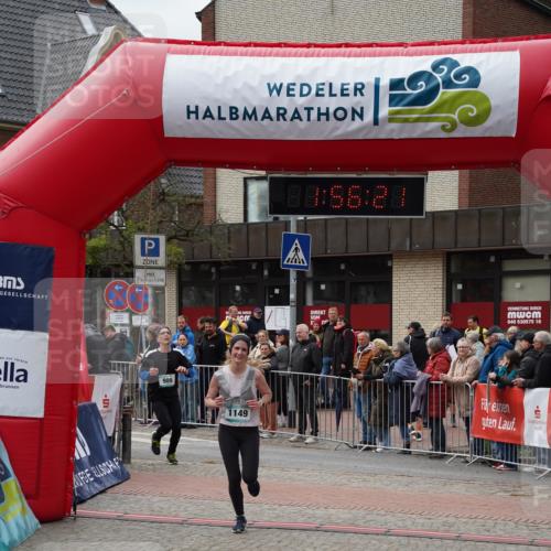 04.05.2025 - 8. Wedeler Halbmarathon Felixshl http://msf.ph/oto/7820211 04.05.2025 11:56:19 Ziel 989, 1149 meine-sportfotos.de