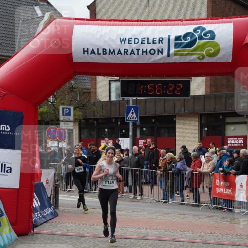 04.05.2025 - 8. Wedeler Halbmarathon Felixshl http://msf.ph/oto/7820212 04.05.2025 11:56:19 Ziel 989, 1149 meine-sportfotos.de
