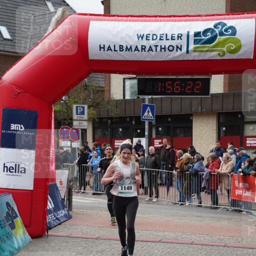 04.05.2025 - 8. Wedeler Halbmarathon Felixshl http://msf.ph/oto/7820216 04.05.2025 11:56:20 Ziel 989, 1149 meine-sportfotos.de