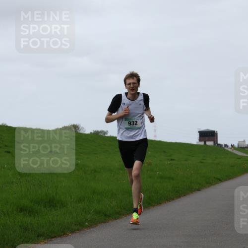04.05.2025 - 8. Wedeler Halbmarathon Yannick Fuchs http://msf.ph/oto/7820290 04.05.2025 11:07:52 Laufen 932 meine-sportfotos.de