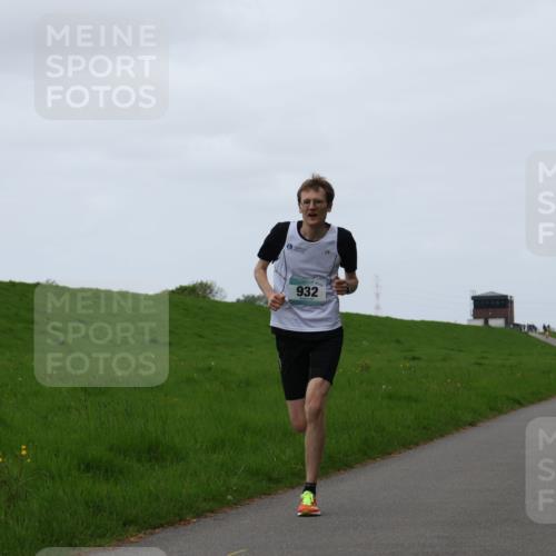 04.05.2025 - 8. Wedeler Halbmarathon Yannick Fuchs http://msf.ph/oto/7820292 04.05.2025 11:07:52 Laufen 932 meine-sportfotos.de