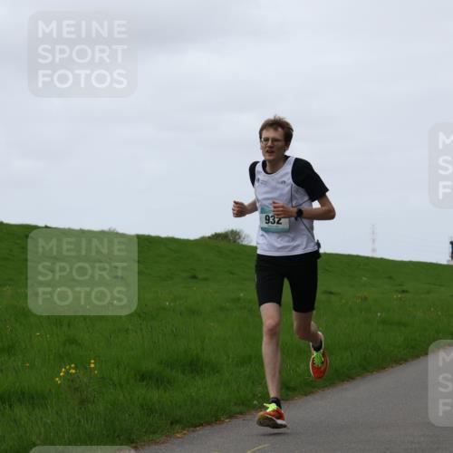 04.05.2025 - 8. Wedeler Halbmarathon Yannick Fuchs http://msf.ph/oto/7820299 04.05.2025 11:07:52 Laufen 932 meine-sportfotos.de