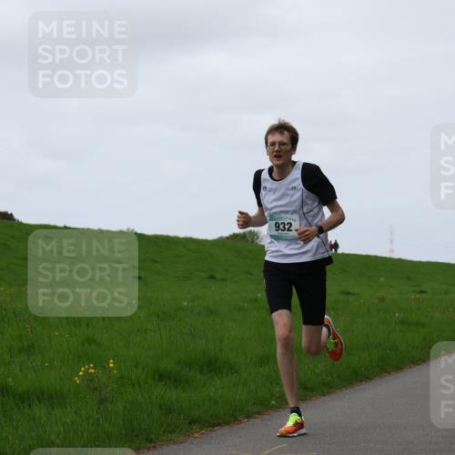 04.05.2025 - 8. Wedeler Halbmarathon Yannick Fuchs http://msf.ph/oto/7820300 04.05.2025 11:07:52 Laufen 115, 932 meine-sportfotos.de