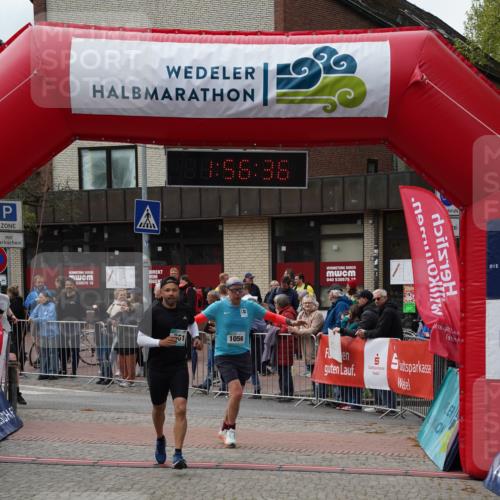 04.05.2025 - 8. Wedeler Halbmarathon Felixshl http://msf.ph/oto/7820319 04.05.2025 11:56:34 Ziel 951, 994, 1056, 1129 meine-sportfotos.de