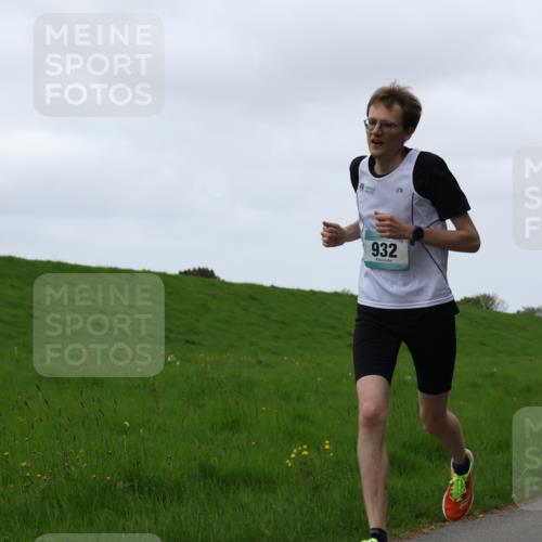 04.05.2025 - 8. Wedeler Halbmarathon Yannick Fuchs http://msf.ph/oto/7820323 04.05.2025 11:07:53 Laufen 932 meine-sportfotos.de