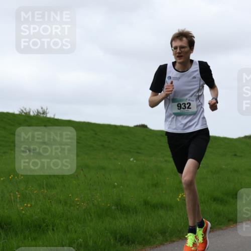 04.05.2025 - 8. Wedeler Halbmarathon Yannick Fuchs http://msf.ph/oto/7820333 04.05.2025 11:07:53 Laufen 115, 932 meine-sportfotos.de