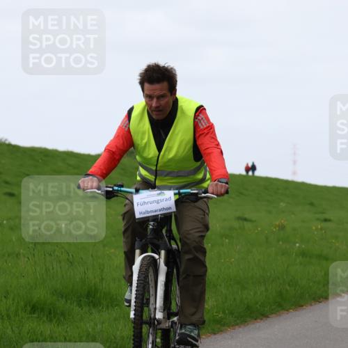 04.05.2025 - 8. Wedeler Halbmarathon Yannick Fuchs http://msf.ph/oto/7820337 04.05.2025 11:08:04 Laufen  meine-sportfotos.de