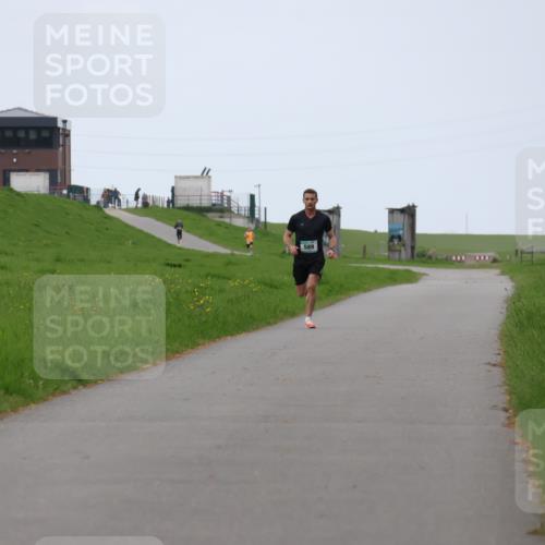 04.05.2025 - 8. Wedeler Halbmarathon Yannick Fuchs http://msf.ph/oto/7820341 04.05.2025 11:08:06 Laufen 589 meine-sportfotos.de
