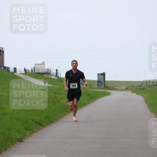 04.05.2025 - 8. Wedeler Halbmarathon Yannick Fuchs http://msf.ph/oto/7820345 04.05.2025 11:08:10 Laufen 589 meine-sportfotos.de
