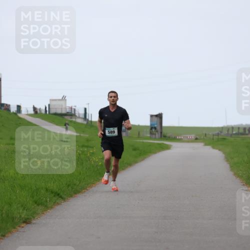 04.05.2025 - 8. Wedeler Halbmarathon Yannick Fuchs http://msf.ph/oto/7820348 04.05.2025 11:08:11 Laufen  meine-sportfotos.de