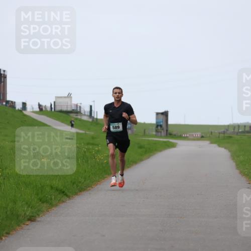 04.05.2025 - 8. Wedeler Halbmarathon Yannick Fuchs http://msf.ph/oto/7820350 04.05.2025 11:08:11 Laufen 589 meine-sportfotos.de