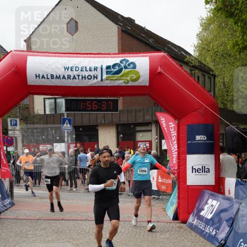 04.05.2025 - 8. Wedeler Halbmarathon Felixshl http://msf.ph/oto/7820352 04.05.2025 11:56:35 Ziel 723, 951, 994, 1056, 1129 meine-sportfotos.de