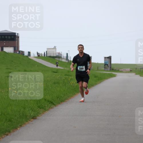 04.05.2025 - 8. Wedeler Halbmarathon Yannick Fuchs http://msf.ph/oto/7820358 04.05.2025 11:08:11 Laufen 589 meine-sportfotos.de
