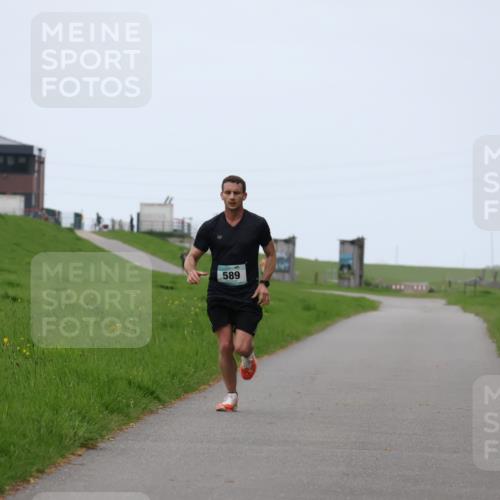 04.05.2025 - 8. Wedeler Halbmarathon Yannick Fuchs http://msf.ph/oto/7820364 04.05.2025 11:08:12 Laufen 589 meine-sportfotos.de