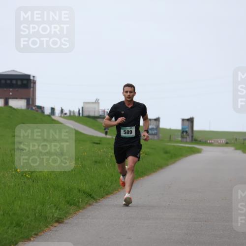 04.05.2025 - 8. Wedeler Halbmarathon Yannick Fuchs http://msf.ph/oto/7820367 04.05.2025 11:08:12 Laufen 589 meine-sportfotos.de