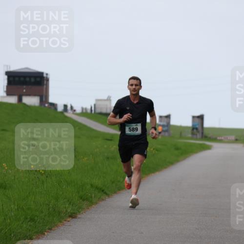 04.05.2025 - 8. Wedeler Halbmarathon Yannick Fuchs http://msf.ph/oto/7820372 04.05.2025 11:08:13 Laufen 589 meine-sportfotos.de