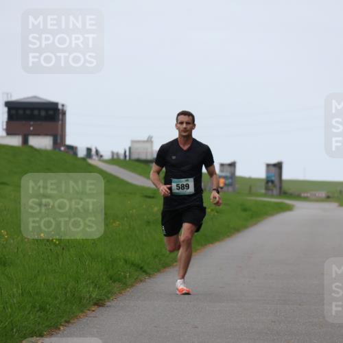 04.05.2025 - 8. Wedeler Halbmarathon Yannick Fuchs http://msf.ph/oto/7820373 04.05.2025 11:08:13 Laufen 589 meine-sportfotos.de