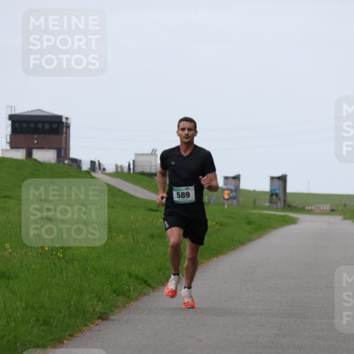 04.05.2025 - 8. Wedeler Halbmarathon Yannick Fuchs http://msf.ph/oto/7820376 04.05.2025 11:08:13 Laufen 589 meine-sportfotos.de