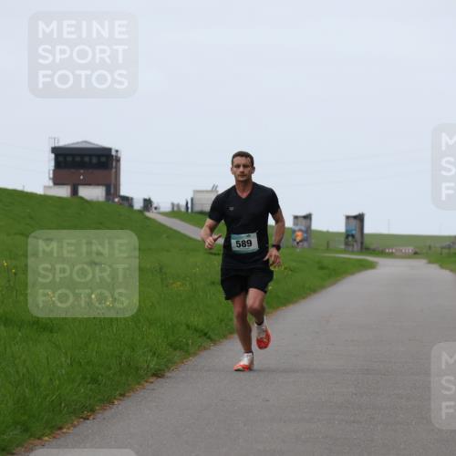 04.05.2025 - 8. Wedeler Halbmarathon Yannick Fuchs http://msf.ph/oto/7820381 04.05.2025 11:08:13 Laufen 589 meine-sportfotos.de