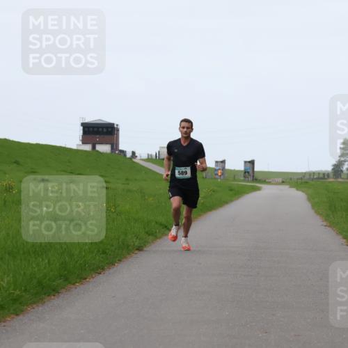 04.05.2025 - 8. Wedeler Halbmarathon Yannick Fuchs http://msf.ph/oto/7820384 04.05.2025 11:08:14 Laufen 589 meine-sportfotos.de