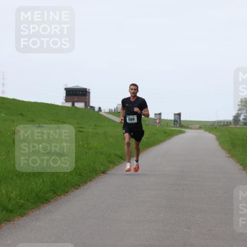 04.05.2025 - 8. Wedeler Halbmarathon Yannick Fuchs http://msf.ph/oto/7820385 04.05.2025 11:08:14 Laufen 589 meine-sportfotos.de