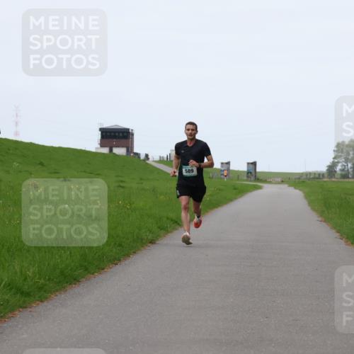 04.05.2025 - 8. Wedeler Halbmarathon Yannick Fuchs http://msf.ph/oto/7820386 04.05.2025 11:08:14 Laufen 589 meine-sportfotos.de